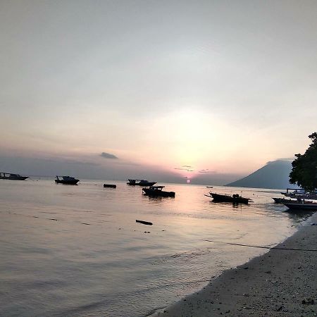 Sunset Guest House & Bar ブナケン エクステリア 写真