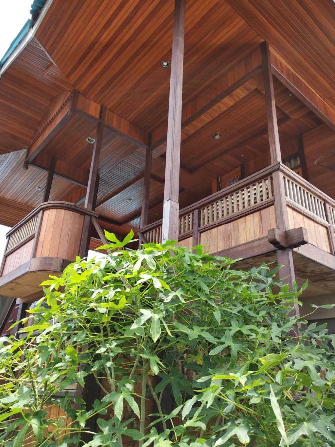 Sunset Guest House & Bar ブナケン エクステリア 写真