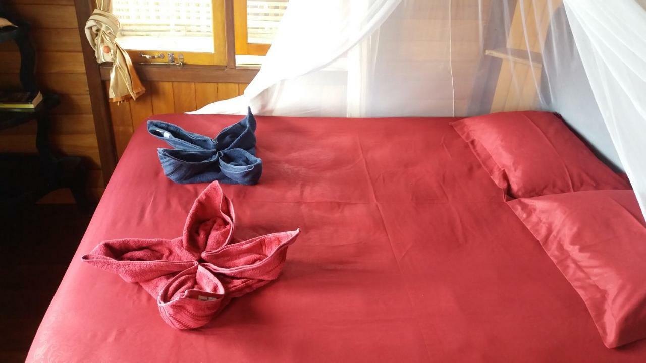 Sunset Guest House & Bar ブナケン エクステリア 写真