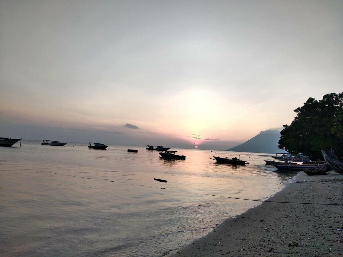 Sunset Guest House & Bar ブナケン エクステリア 写真